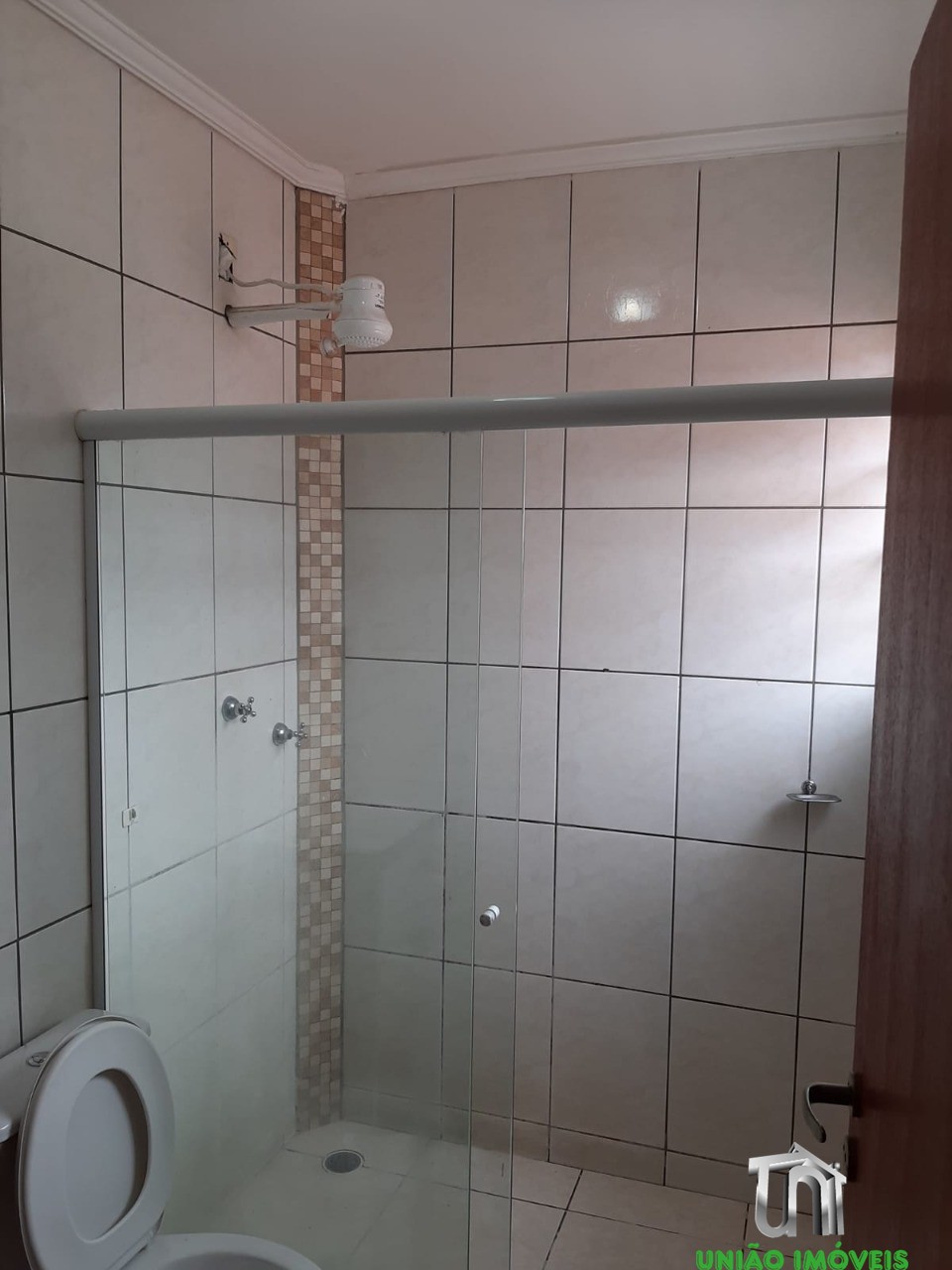 Casa à venda em Bragança Paulista-SP: 2 quartos, 1 sala, 2 banheiros, 2 vagas. Conforto e praticidade para sua família!