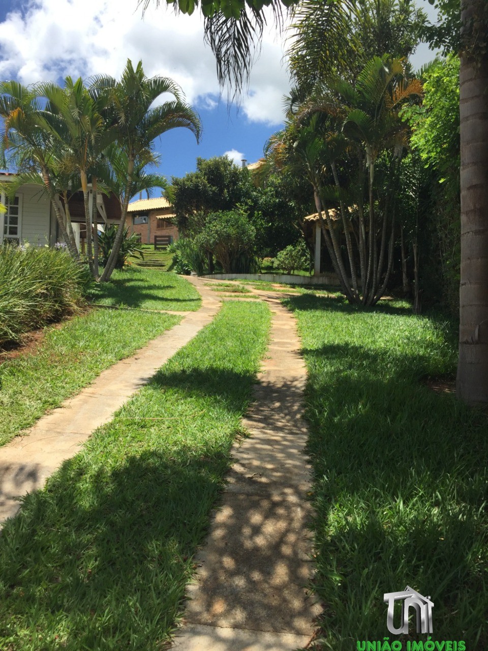 Chácara charmosa na represa: Venda ou Locação em Bragança Paulista-SP, Jardim Panorama II. 3 quartos, 1 suíte, 2 salas, 2 banheiros, 5 vagas, 175,10 m².