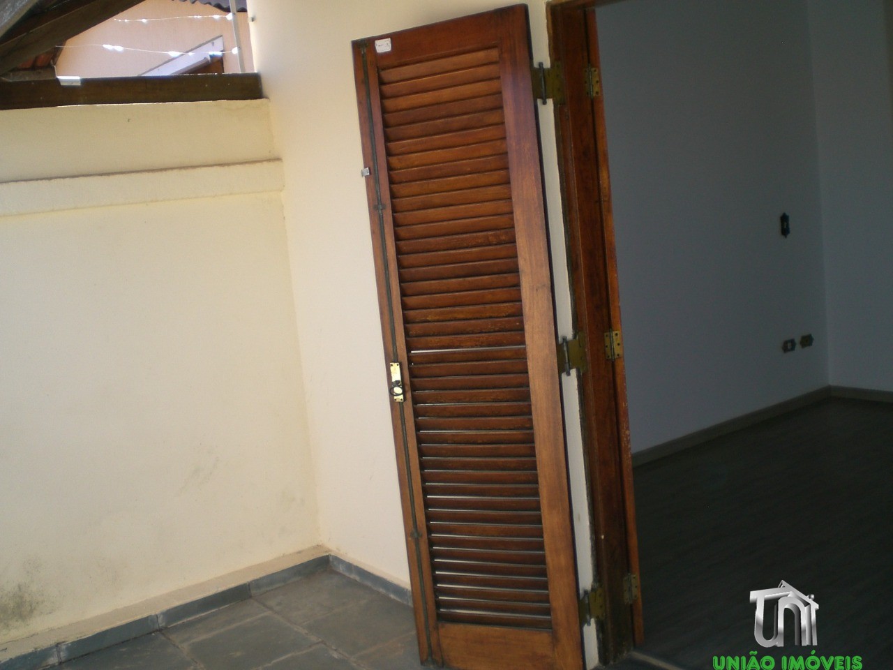 Casa à Venda em Bragança Paulista-SP: 3 Quartos, 1 Suíte, 2 Salas, 1 Banheiro, 2 Vagas - Oportunidade Imperdível!