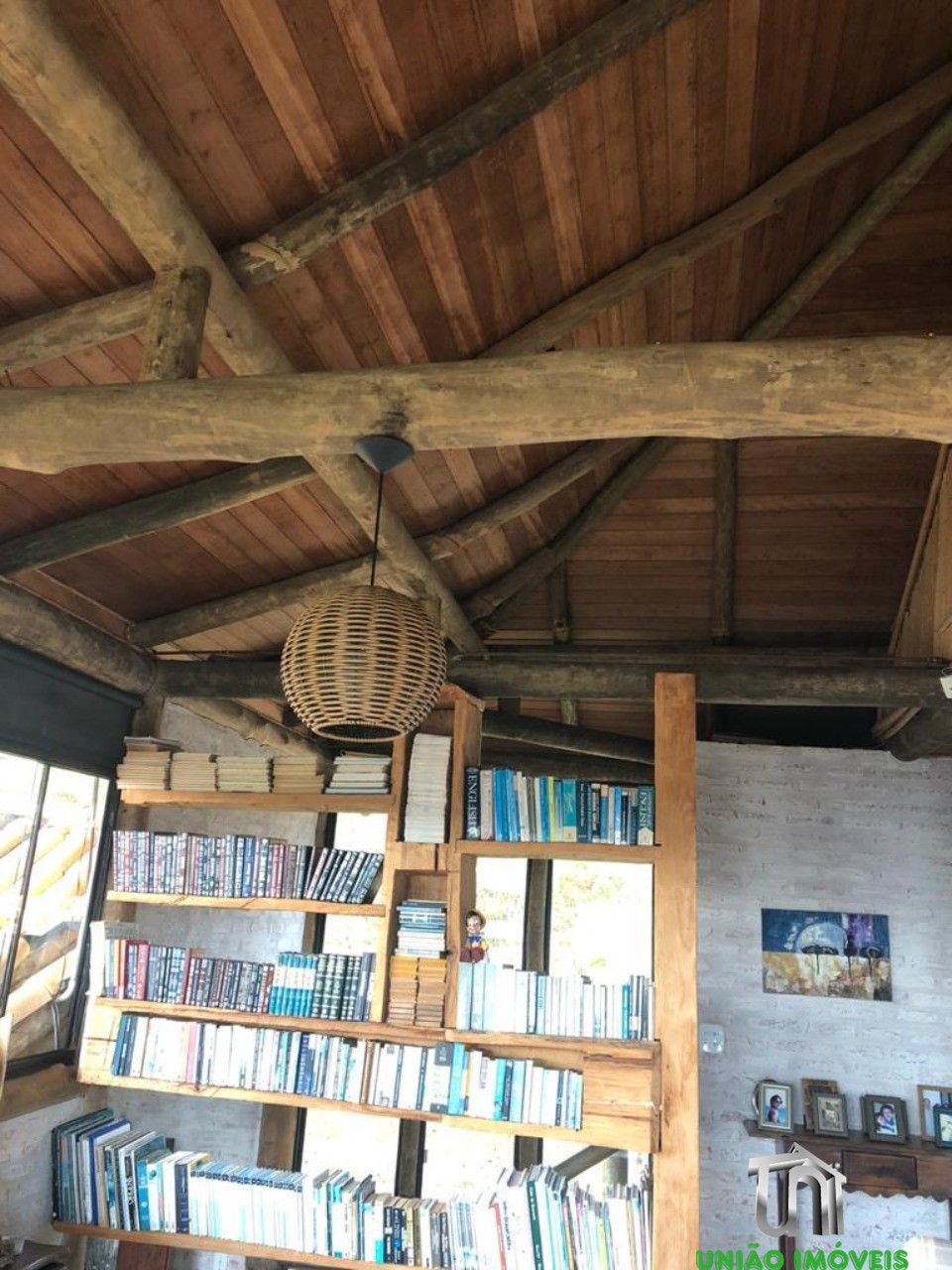 Chácara à venda em Bragança Paulista-SP: 3 quartos, suíte, vista deslumbrante em Jardim Panorama II. Venha conhecer!