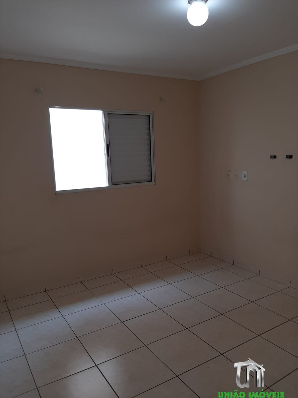 Casa à venda em bragança paulista-sp: 2 quartos, 1 sala, 2 b