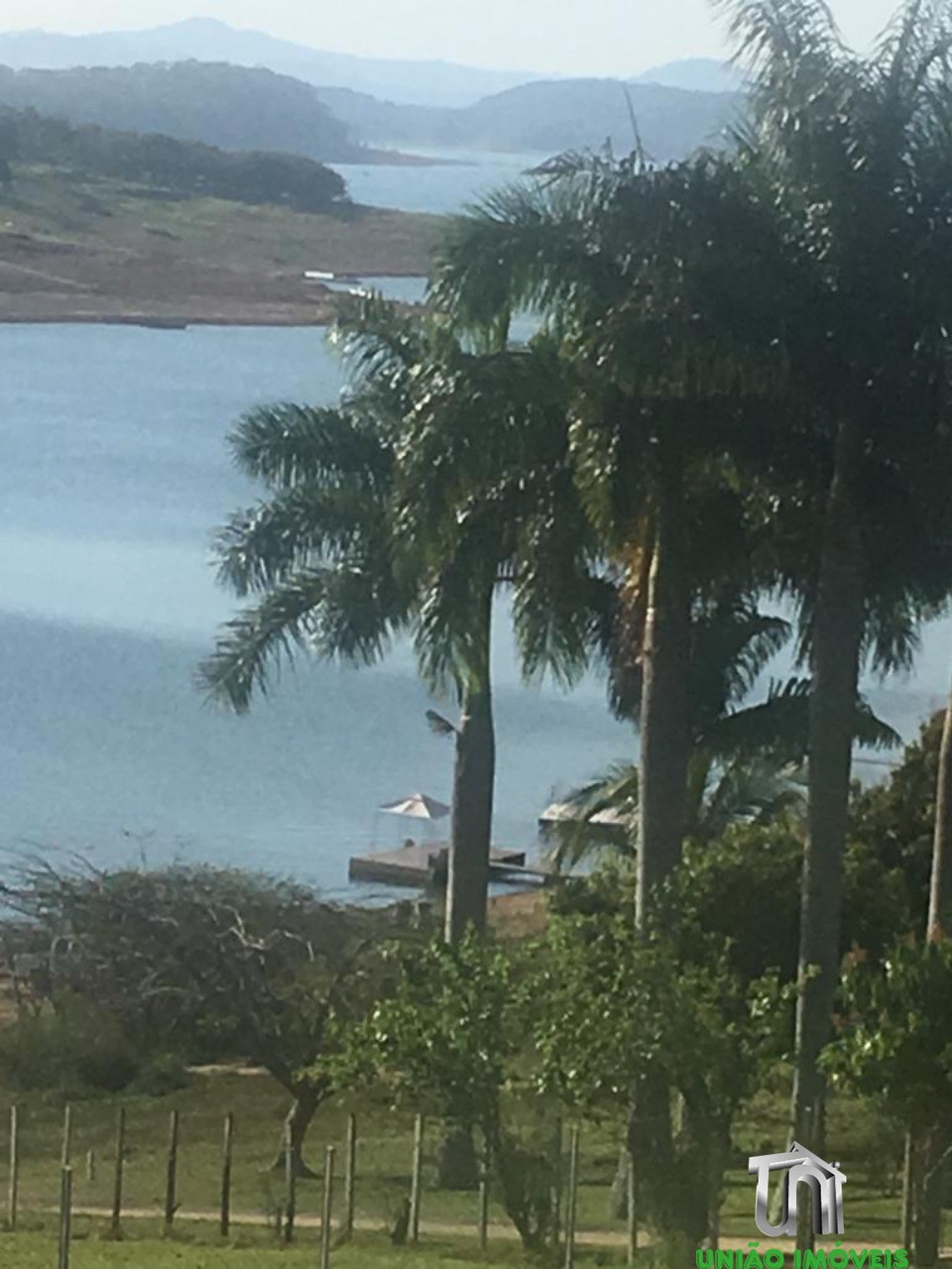 Chácara à venda em Bragança Paulista-SP: 3 quartos, suíte, vista deslumbrante em Jardim Panorama II. Venha conhecer!