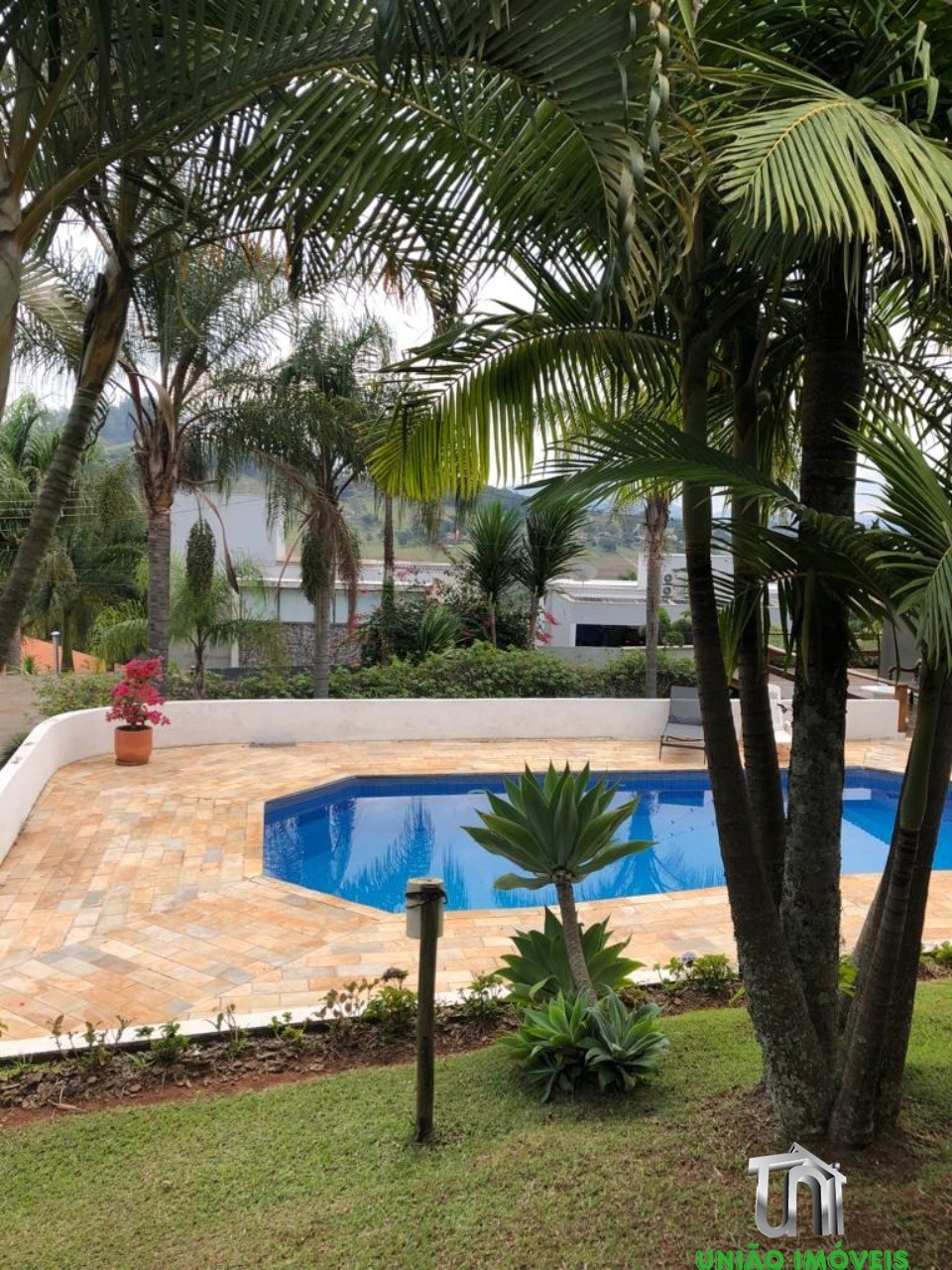 Chácara charmosa na represa: Venda ou Locação em Bragança Paulista-SP, Jardim Panorama II. 3 quartos, 1 suíte, 2 salas, 2 banheiros, 5 vagas, 175,10 m².