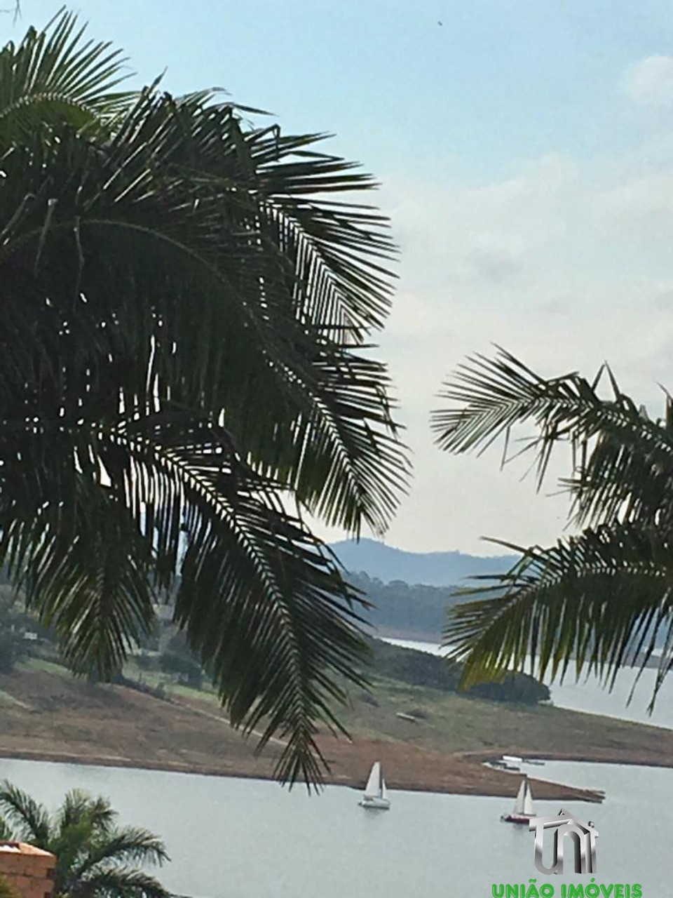 Chácara à venda em Bragança Paulista-SP: 3 quartos, suíte, vista deslumbrante em Jardim Panorama II. Venha conhecer!