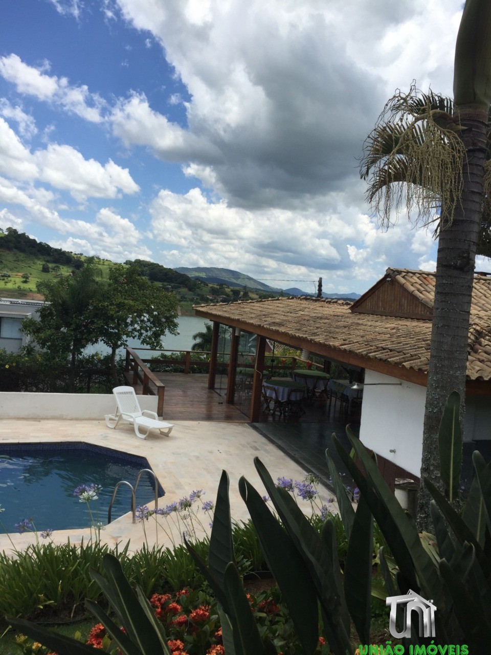 Chácara charmosa na represa: Venda ou Locação em Bragança Paulista-SP, Jardim Panorama II. 3 quartos, 1 suíte, 2 salas, 2 banheiros, 5 vagas, 175,10 m².