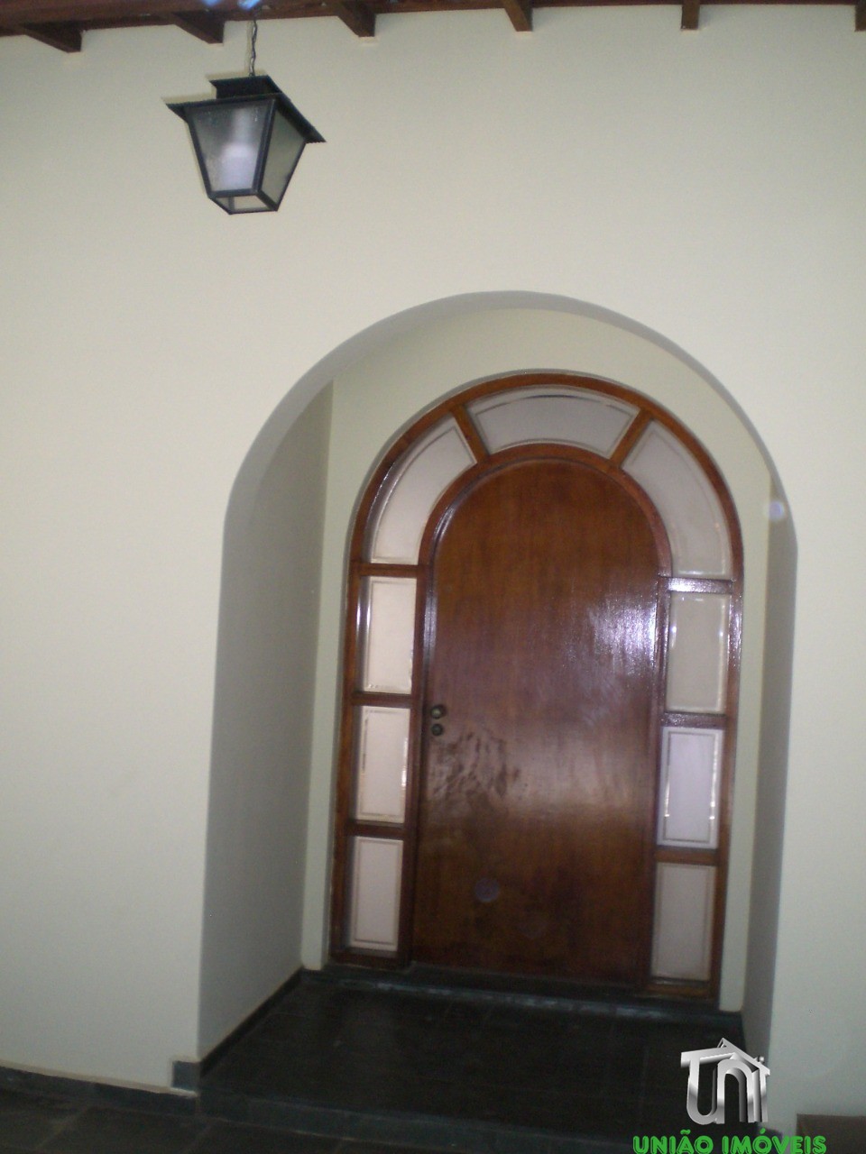 Casa à Venda em Bragança Paulista-SP: 3 Quartos, 1 Suíte, 2 Salas, 1 Banheiro, 2 Vagas - Oportunidade Imperdível!