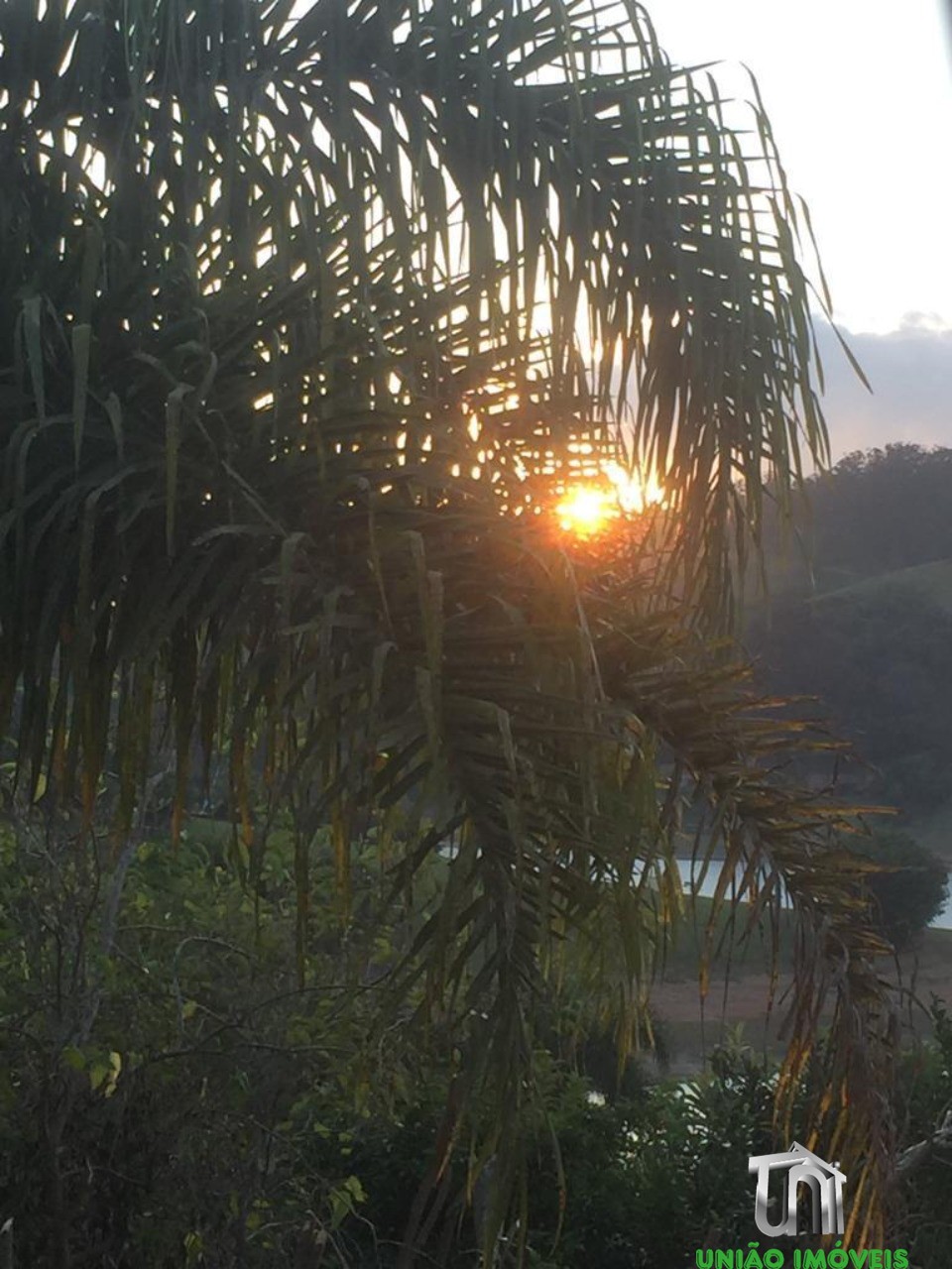 Chácara à venda em Bragança Paulista-SP: 3 quartos, suíte, vista deslumbrante em Jardim Panorama II. Venha conhecer!