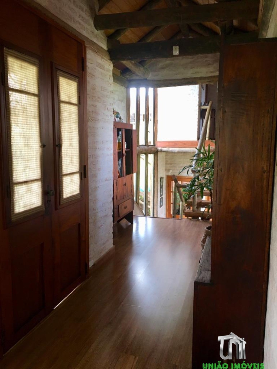 Chácara à venda em Bragança Paulista-SP: 3 quartos, suíte, vista deslumbrante em Jardim Panorama II. Venha conhecer!