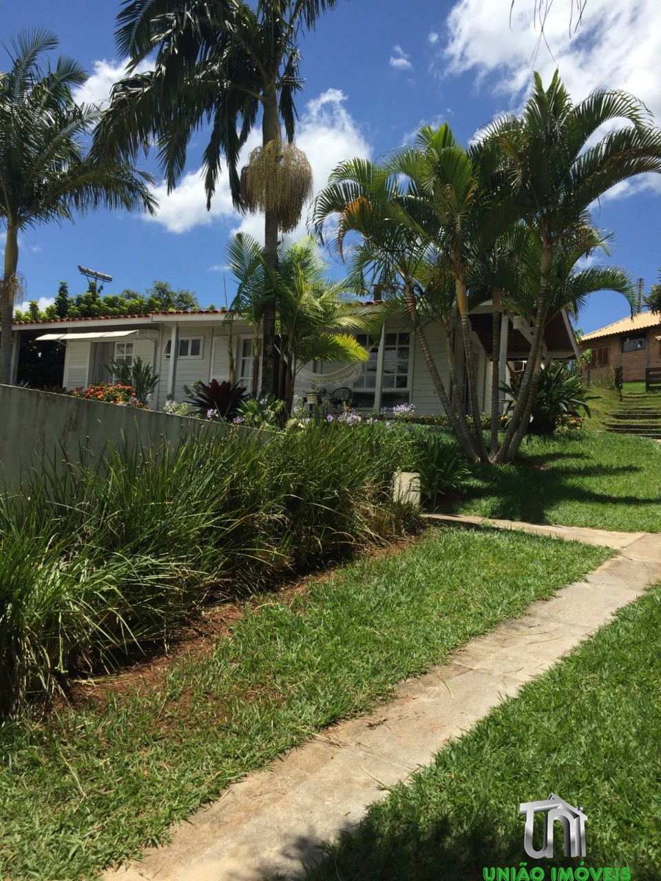 Chácara charmosa na represa: Venda ou Locação em Bragança Paulista-SP, Jardim Panorama II. 3 quartos, 1 suíte, 2 salas, 2 banheiros, 5 vagas, 175,10 m².