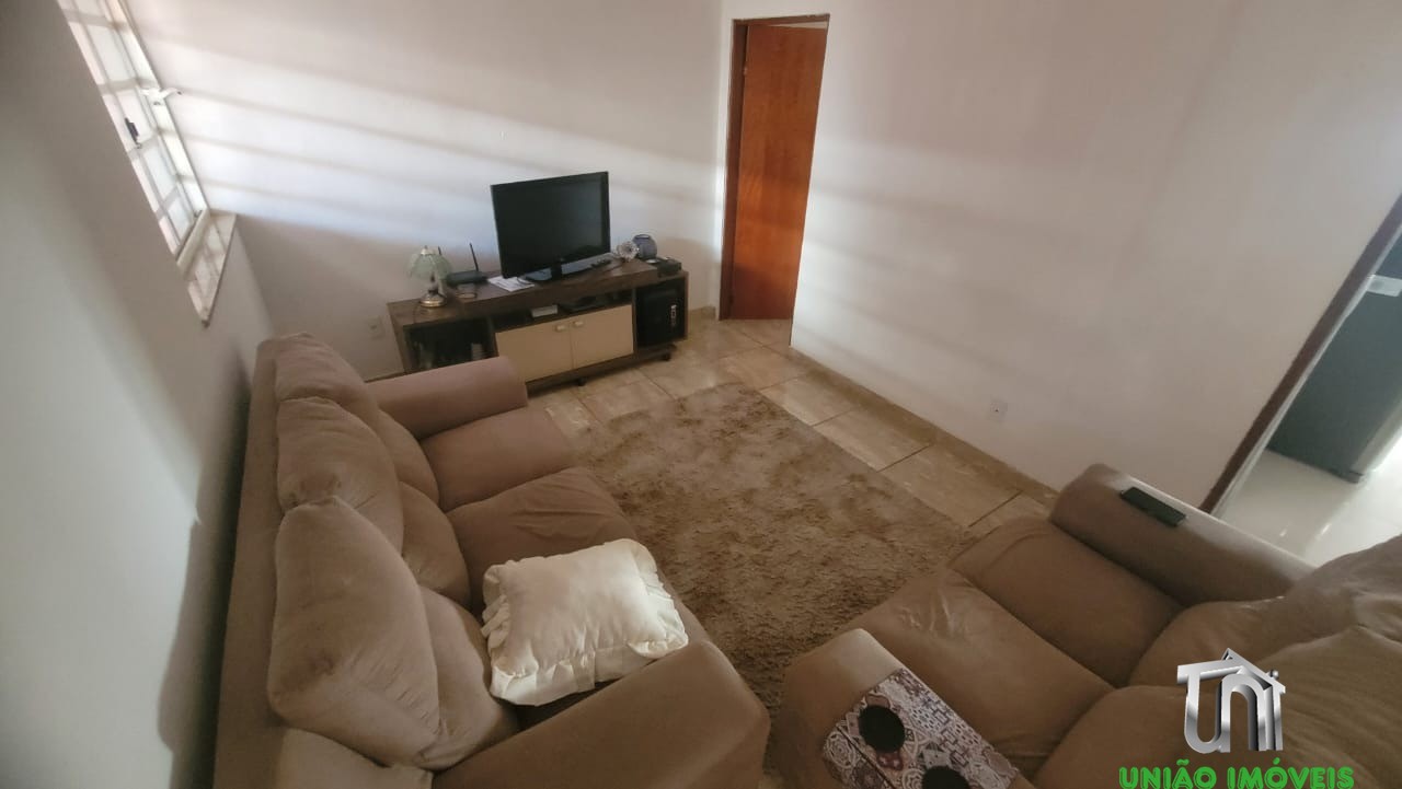 Casa à venda em Bragança Paulista-SP, Santa Luzia: 3 quartos, sala ampla, 2 vagas de garagem. Venha conhecer seu novo lar!