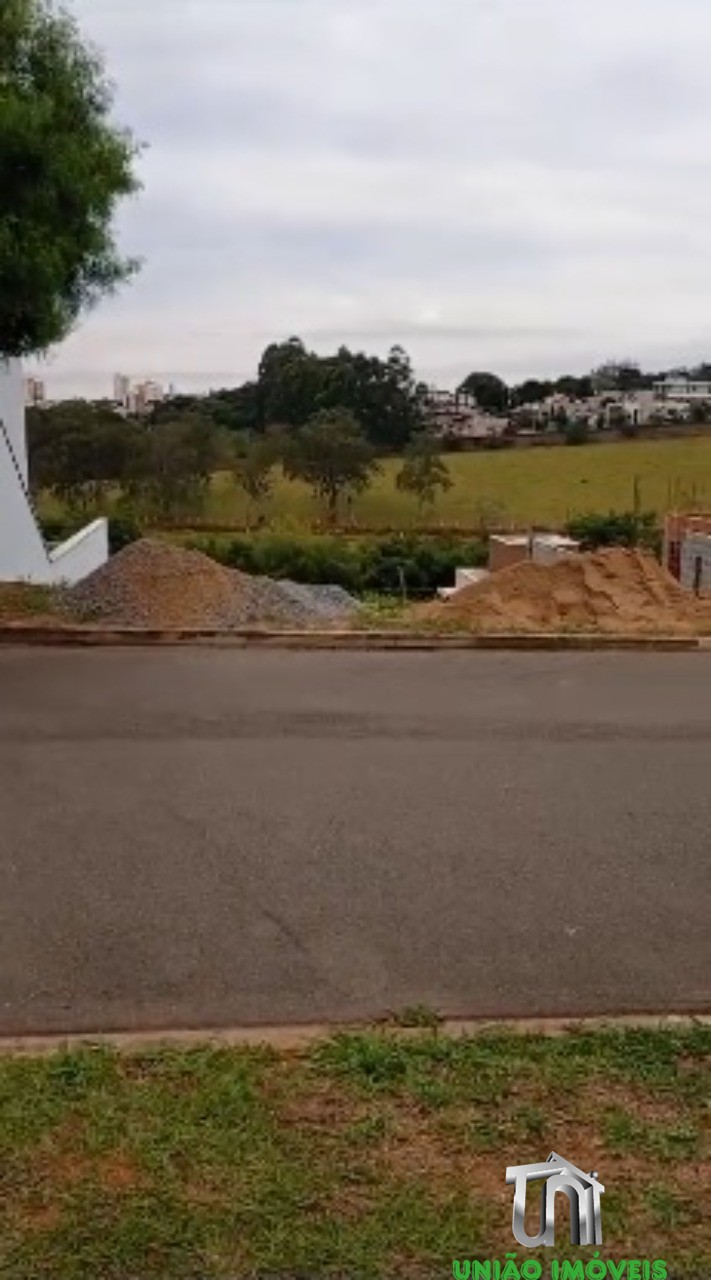 Terreno exclusivo à venda no condomínio villa real de bragan