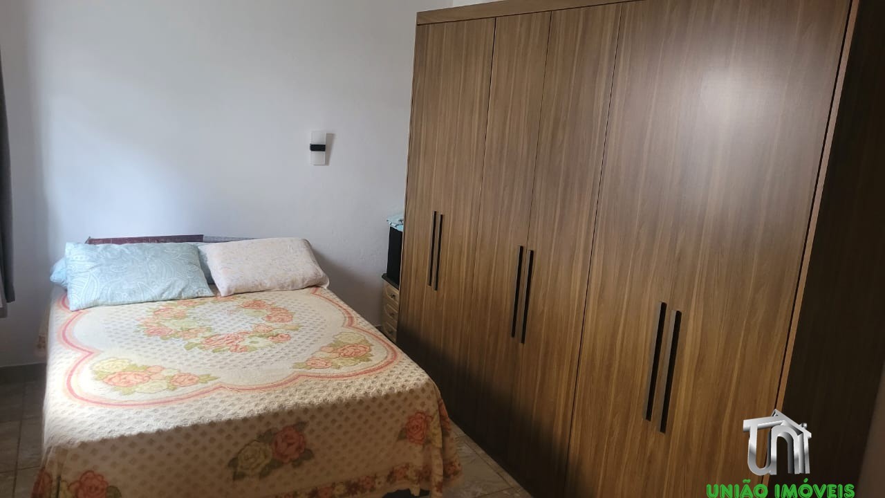 Casa à venda em Bragança Paulista-SP, Santa Luzia: 3 quartos, sala ampla, 2 vagas de garagem. Venha conhecer seu novo lar!