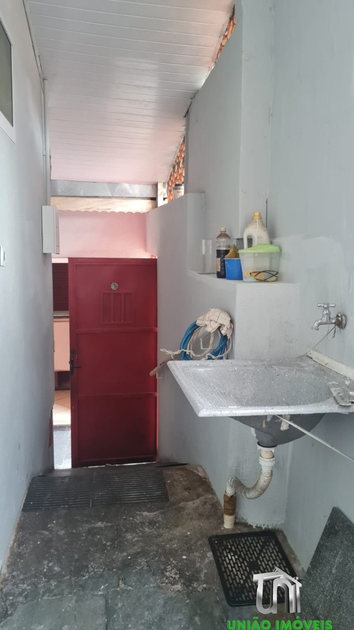 Casa residencial e ponto comercial para locação em cruzeiro,