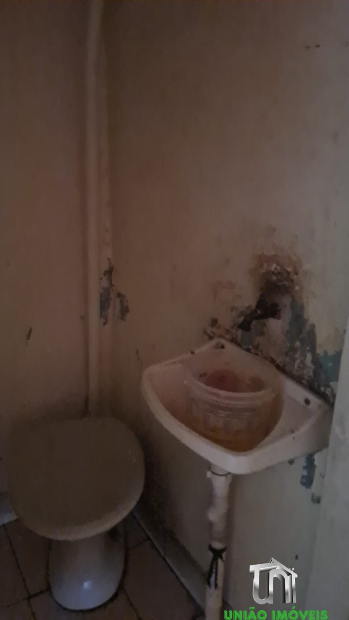 Casa residencial e ponto comercial para locação em cruzeiro,