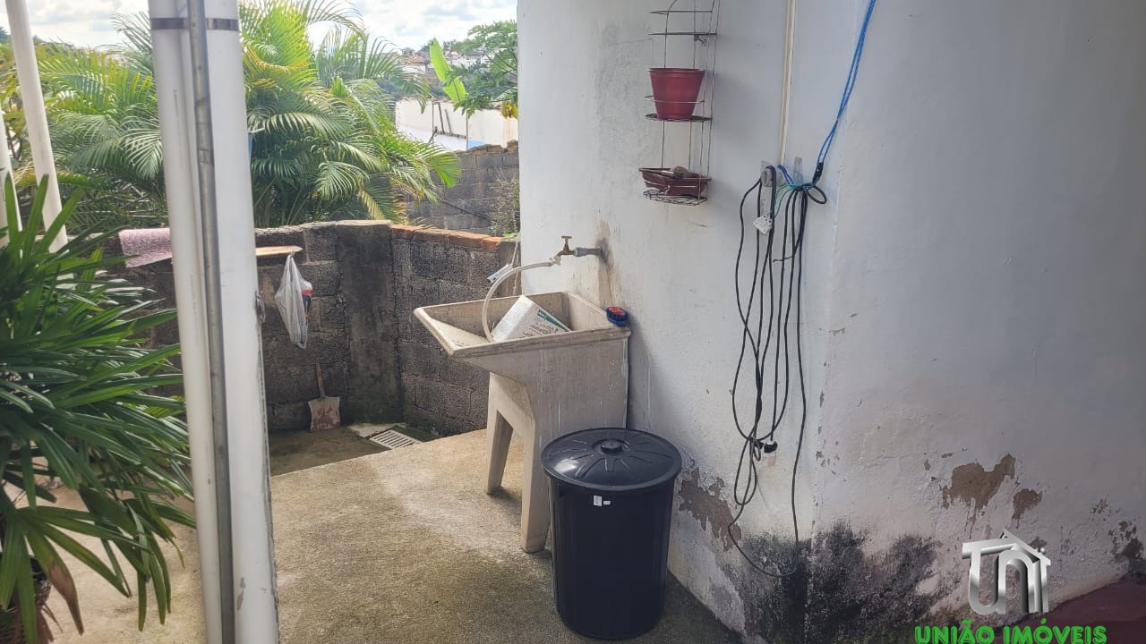 Casa à venda em Bragança Paulista-SP, Santa Luzia: 3 quartos, sala ampla, 2 vagas de garagem. Venha conhecer seu novo lar!
