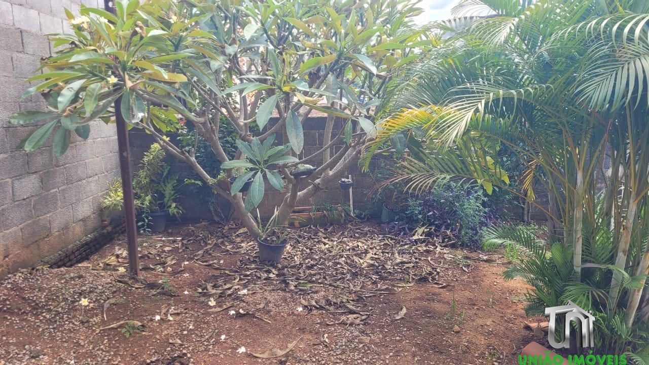 Casa à venda em Bragança Paulista-SP, Santa Luzia: 3 quartos, sala ampla, 2 vagas de garagem. Venha conhecer seu novo lar!