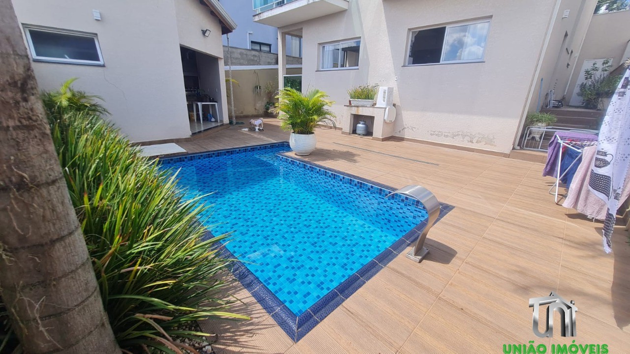 Casa de Luxo com 4 Quartos e Piscina - Locação no Jardim São José, Bragança Paulista-SP - Condomínio Residencial Portal Bragança Horizonte