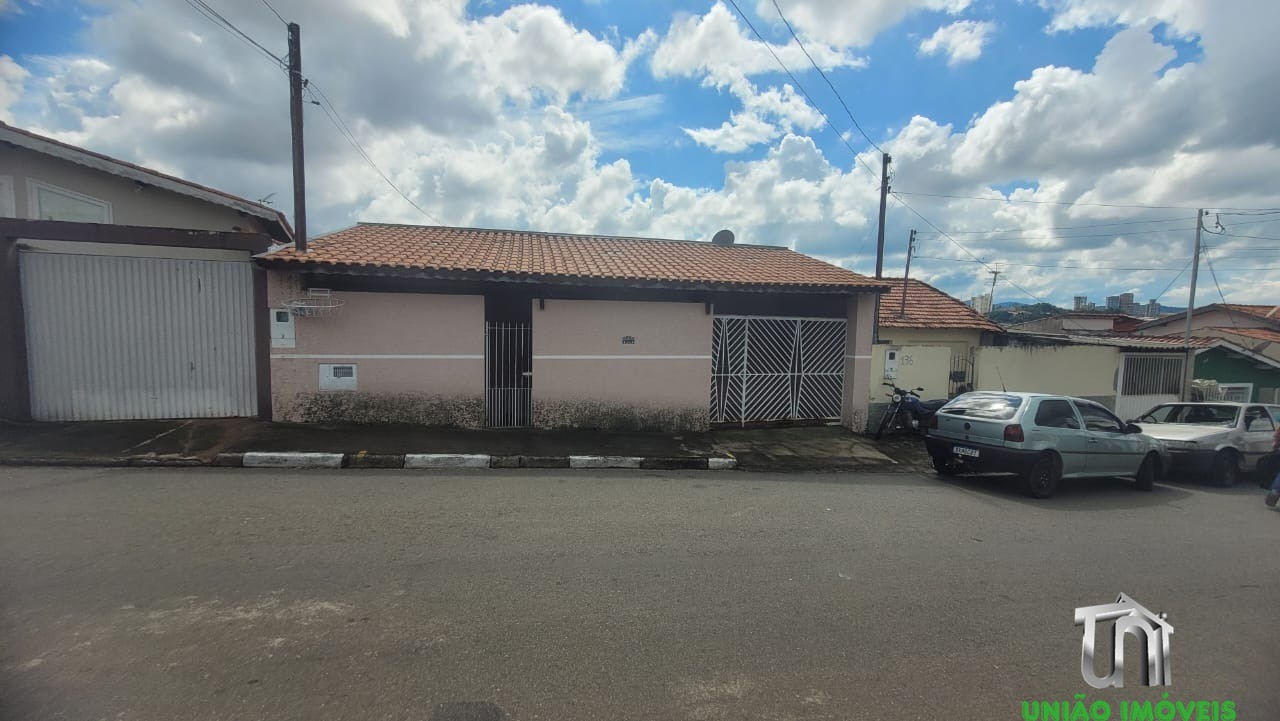 Casa à venda em Bragança Paulista-SP, Santa Luzia: 3 quartos, sala ampla, 2 vagas de garagem. Venha conhecer seu novo lar!