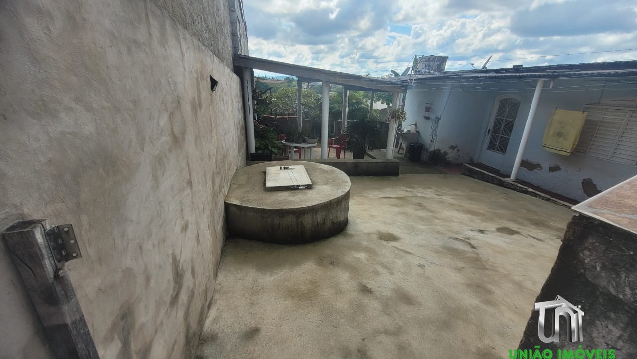 Casa à venda em Bragança Paulista-SP, Santa Luzia: 3 quartos, sala ampla, 2 vagas de garagem. Venha conhecer seu novo lar!