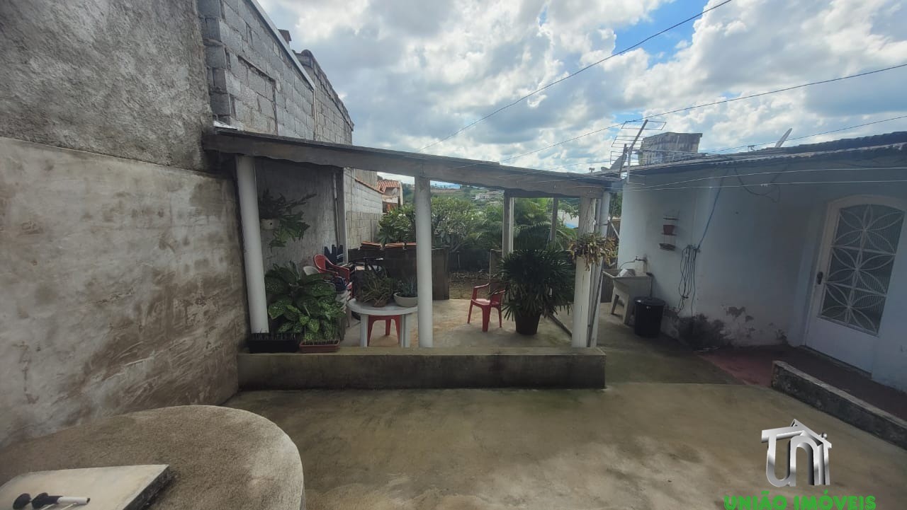 Casa à venda em Bragança Paulista-SP, Santa Luzia: 3 quartos, sala ampla, 2 vagas de garagem. Venha conhecer seu novo lar!