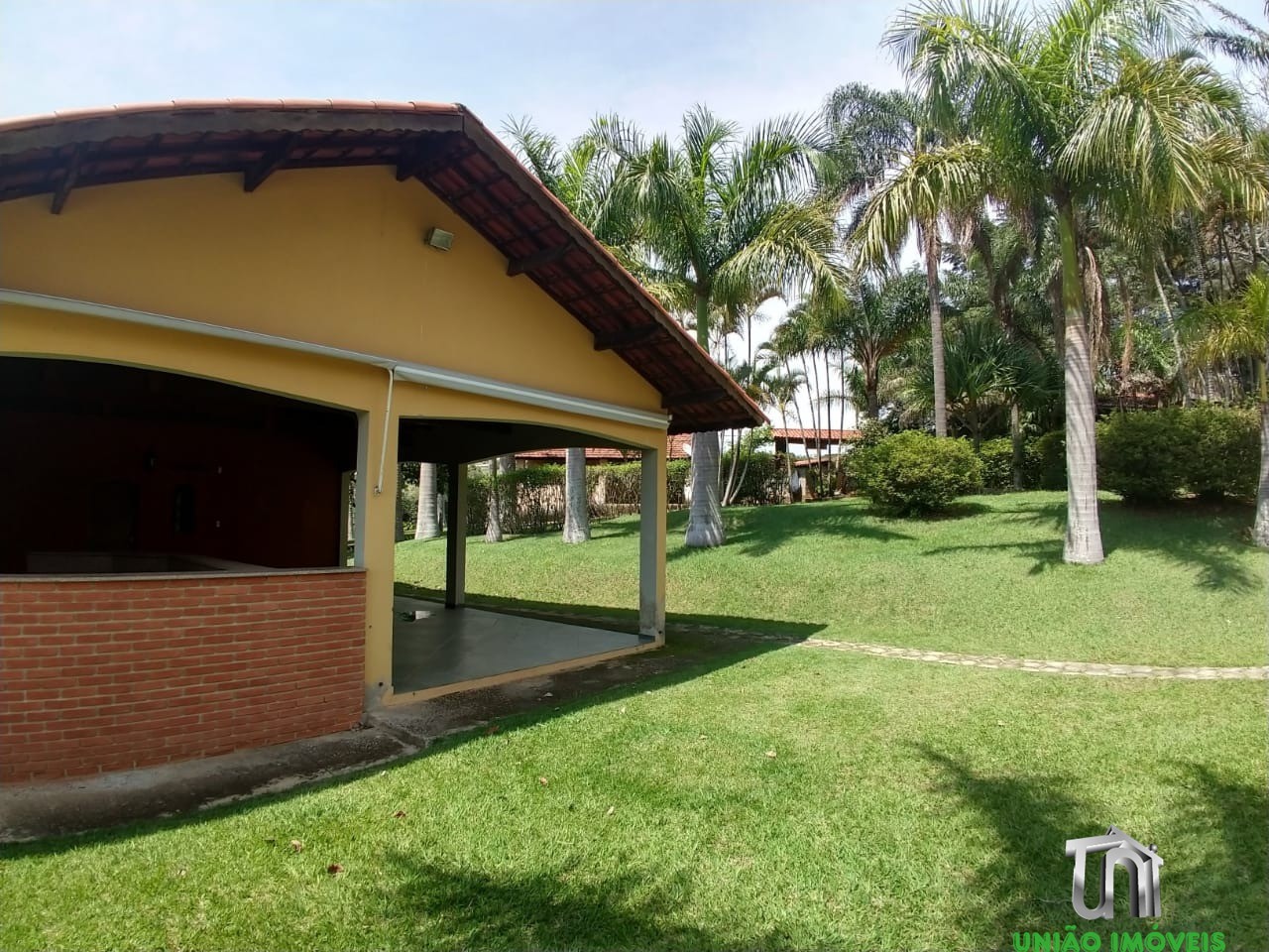 Chácara de Luxo à Venda em Vargem-SP - 8 Quartos, 3 Salas e 5 Banheiros - Aproveite essa Oportunidade Exclusiva!