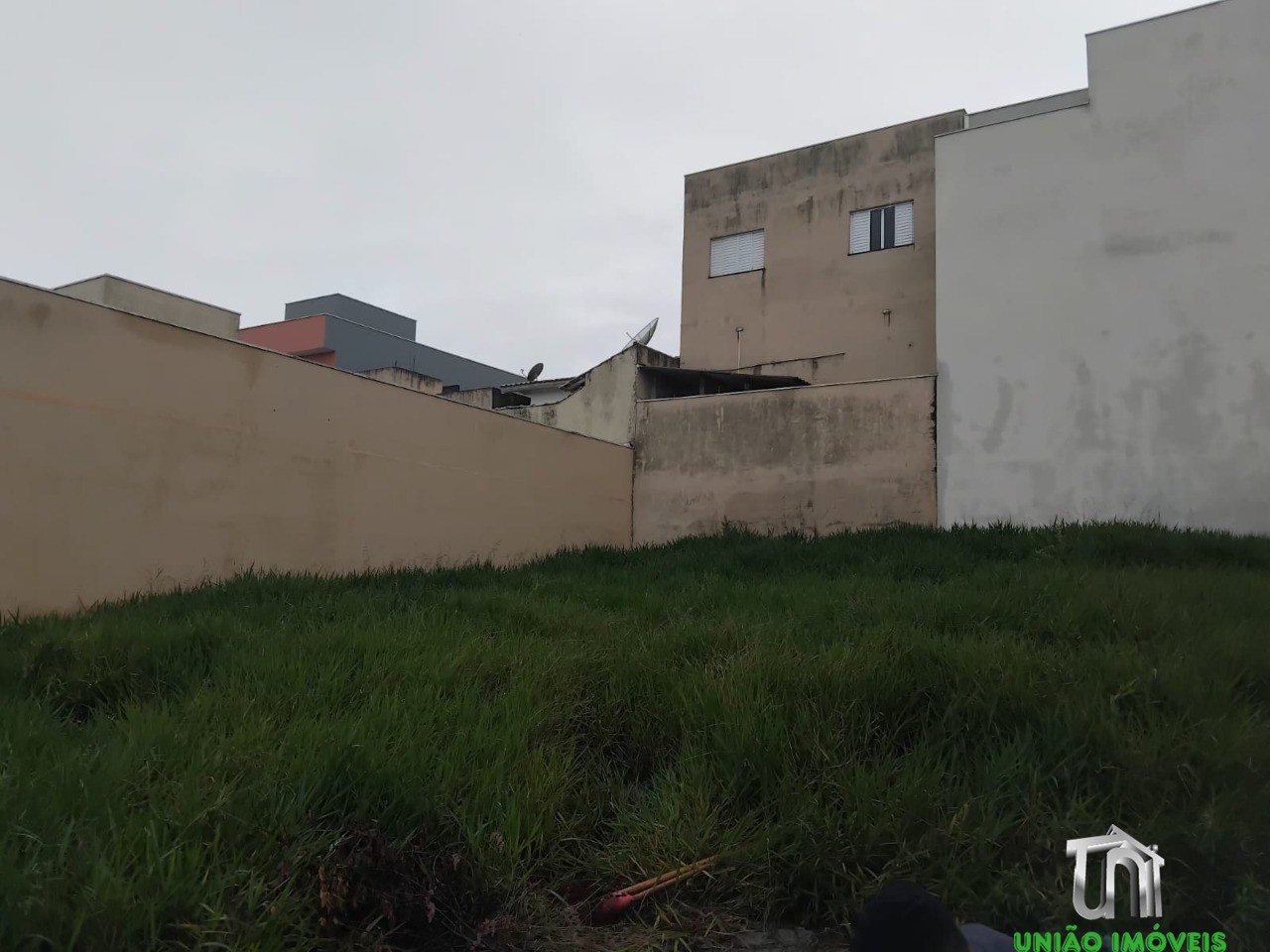 Terreno à venda em Bragança Paulista-SP - Construa o lar dos seus sonhos no Residencial Quinta dos Vinhedos! Oportunidade imperdível!