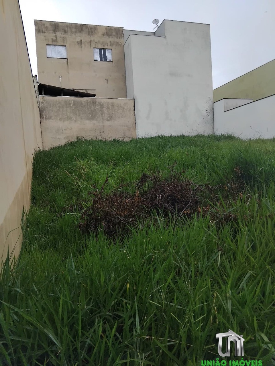Terreno à venda em Bragança Paulista-SP - Construa o lar dos seus sonhos no Residencial Quinta dos Vinhedos! Oportunidade imperdível!