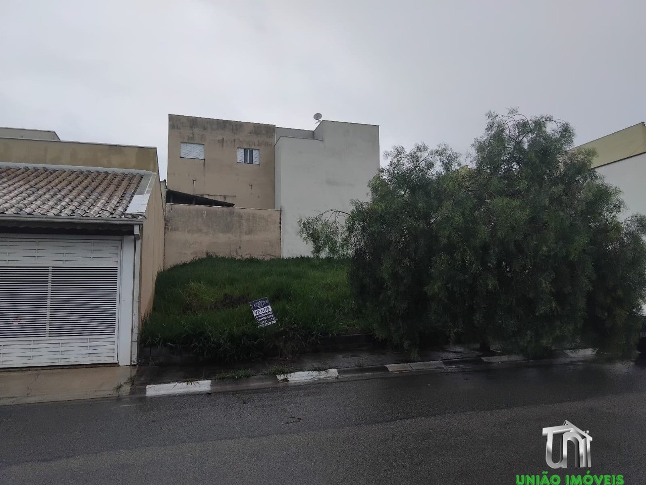 Terreno à venda em Bragança Paulista-SP - Construa o lar dos seus sonhos no Residencial Quinta dos Vinhedos! Oportunidade imperdível!