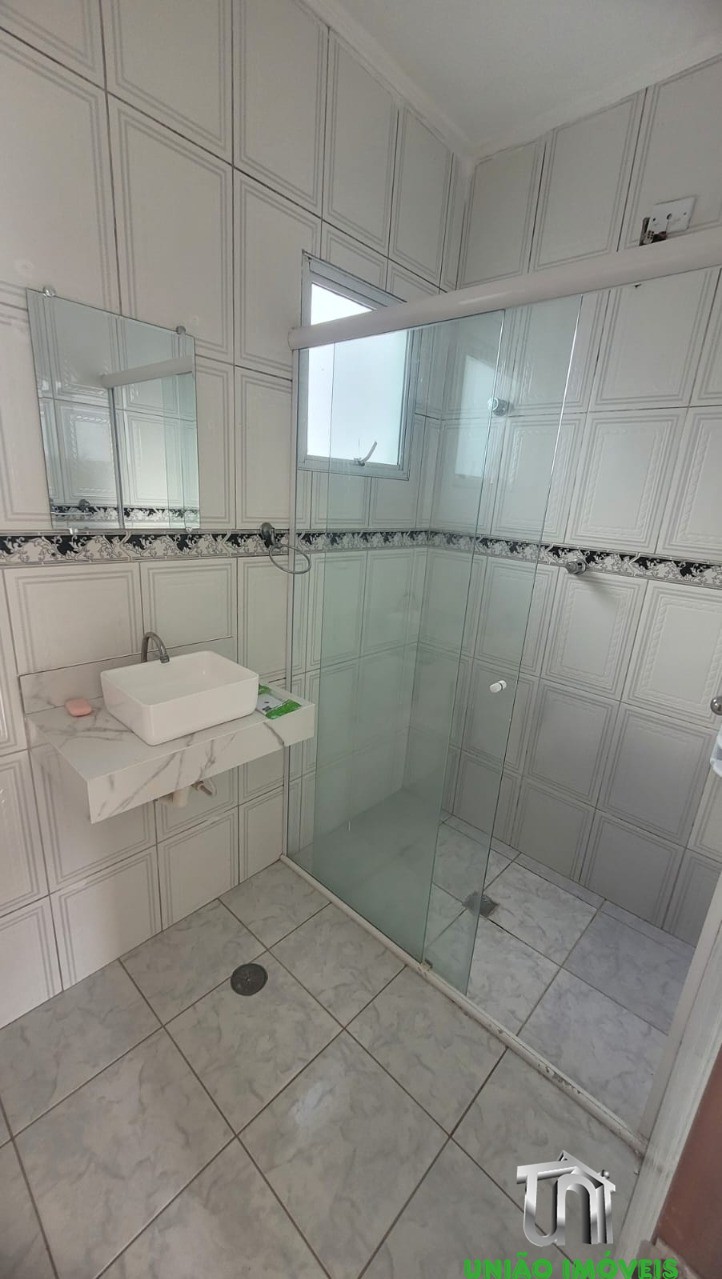 Casa para Locação no Recanto Amapola, Bragança Paulista-SP: 3 Quartos, 1 Suíte, 2 Salas, 2 Vagas, 100m² - Agende sua Visita!