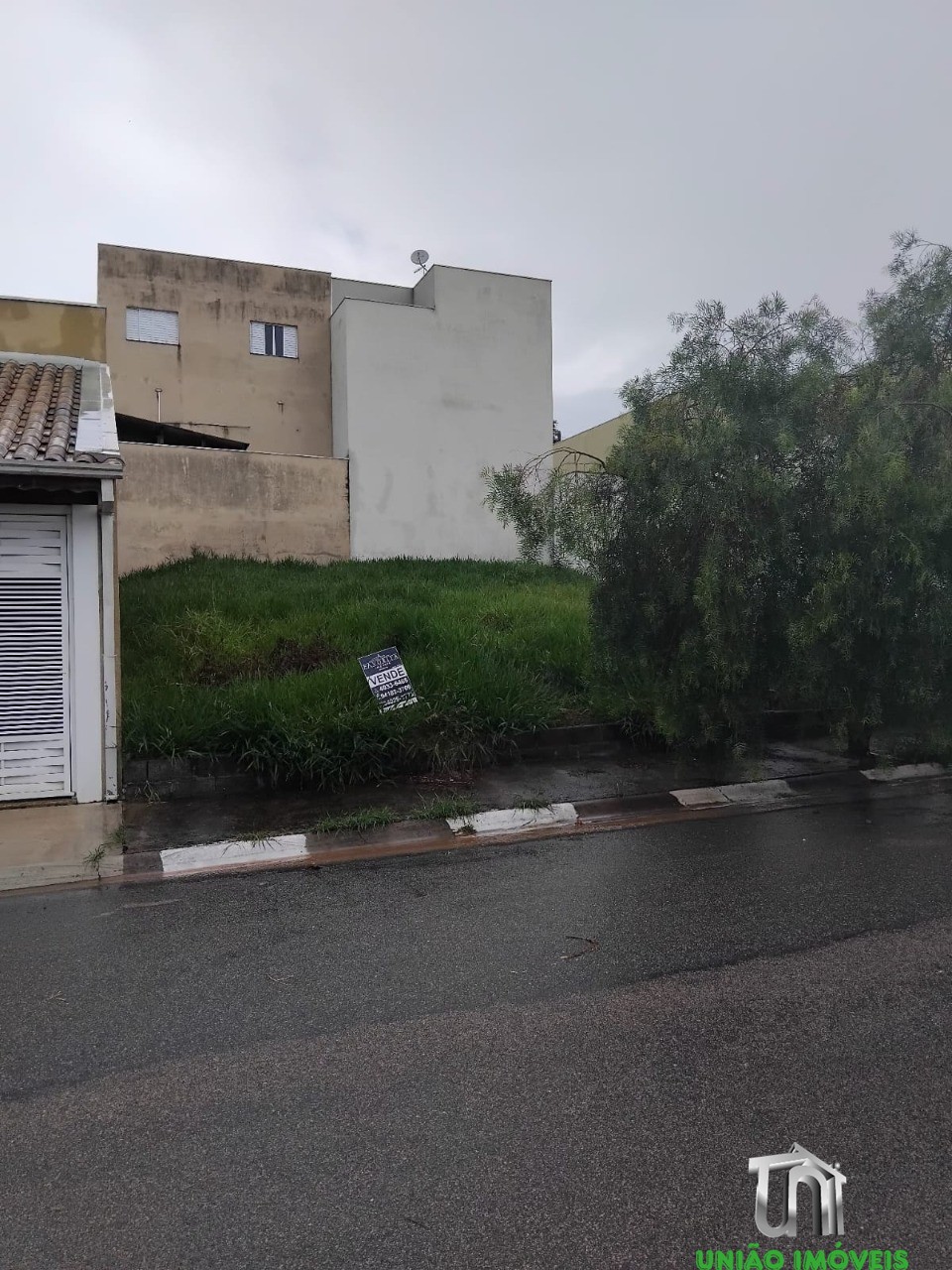 Terreno à venda em Bragança Paulista-SP - Construa o lar dos seus sonhos no Residencial Quinta dos Vinhedos! Oportunidade imperdível!