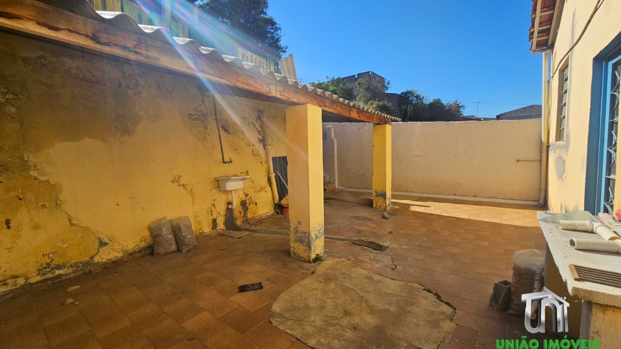 Sobrado para Locação em Bragança Paulista-SP, Bairro Matadouro 2 Quartos, 1 Sala, 1 Banheiro Venha Conhecer Seu Novo Lar!