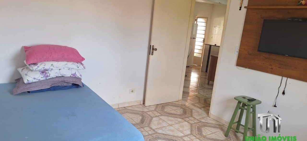 Chácara com Casa e Piscina em Bragança Paulista-SP: 2 Quartos, 1 Suíte, 1 Sala, 2 Banheiros, 2 Vagas de Garagem, 110m²! Venda!