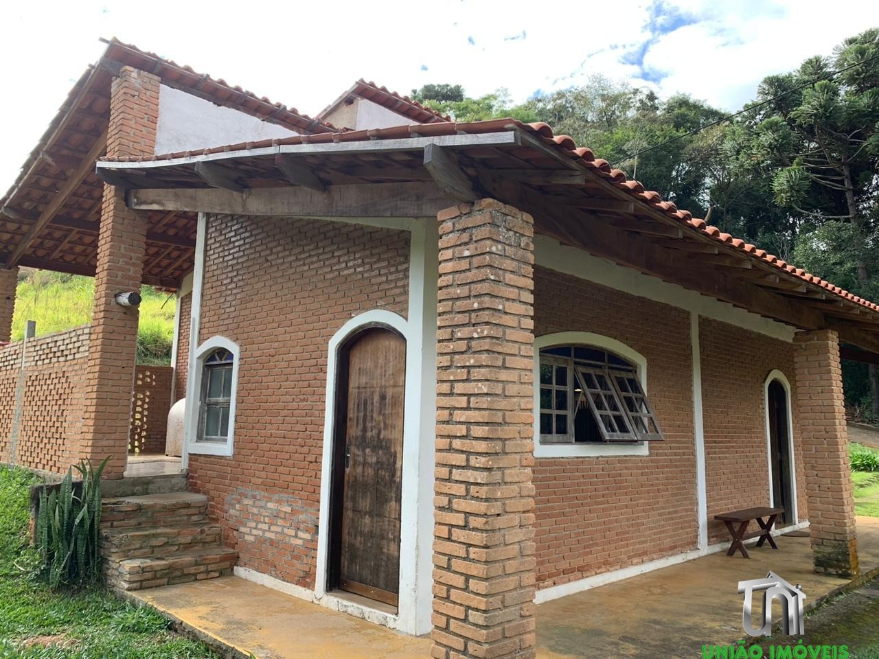 Propriedade exclusiva: chácara à venda com 4 quartos em pedr