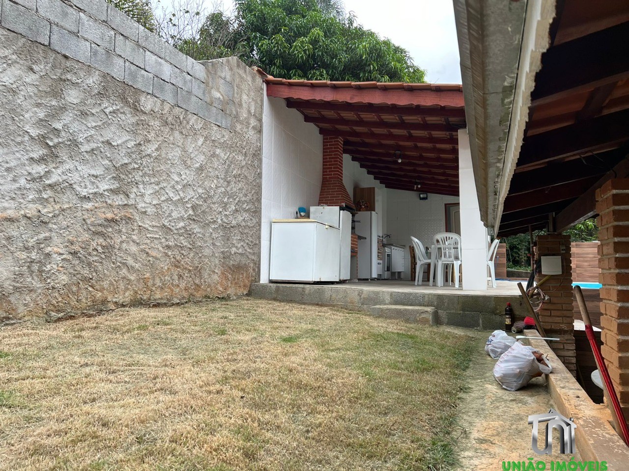 Chácara com casa e piscina em bragança paulista-sp: 2 quarto