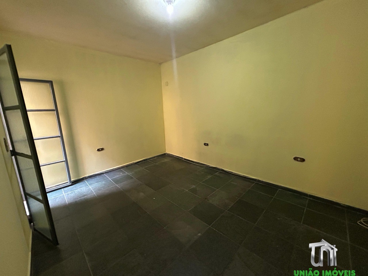 Casa para Locação: Encante-se com esta Residência de 2 Quartos na Vila David, Bragança Paulista-SP!
