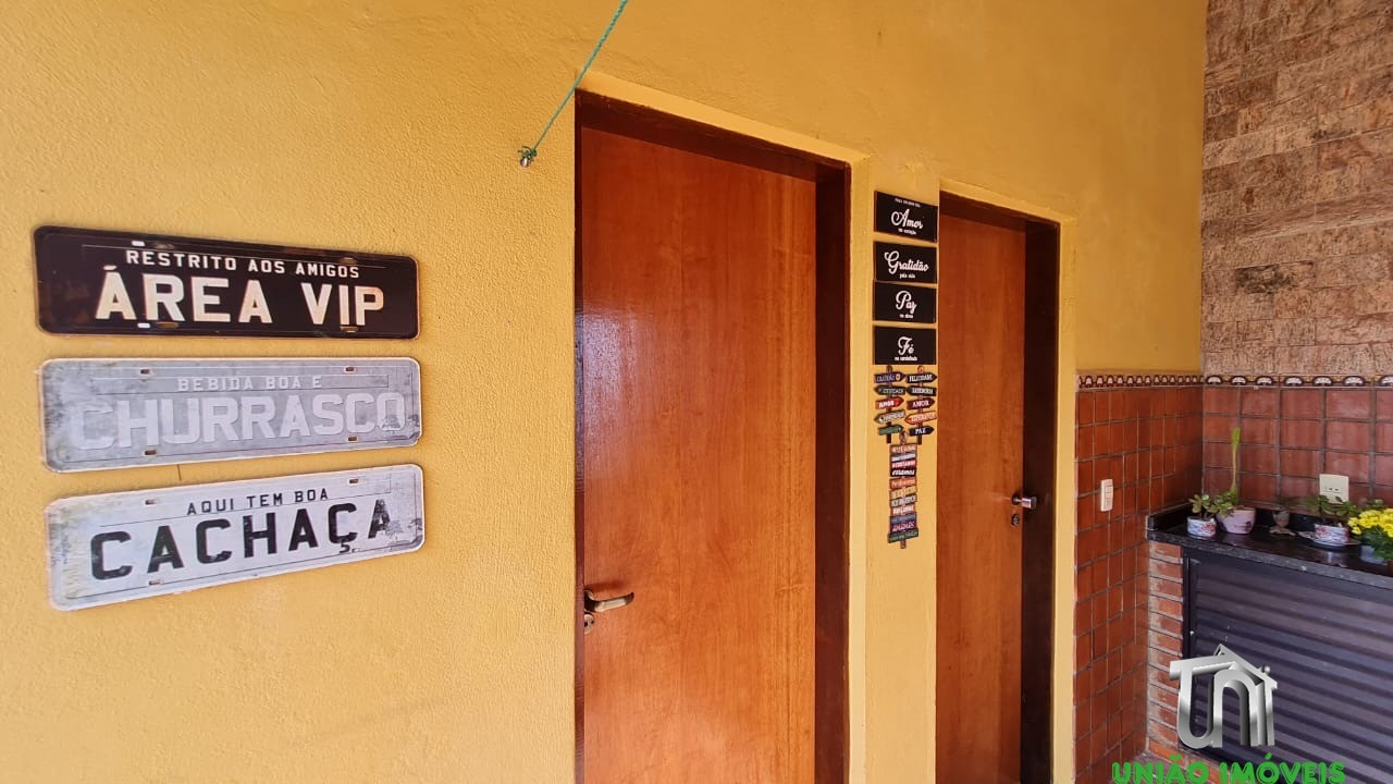 Casa à Venda no Residencial das Ilhas em Braganca Paulista-SP: 3 Suítes, 1 Sala, 5 Banheiros no total, 4 Vagas de Garagem!
