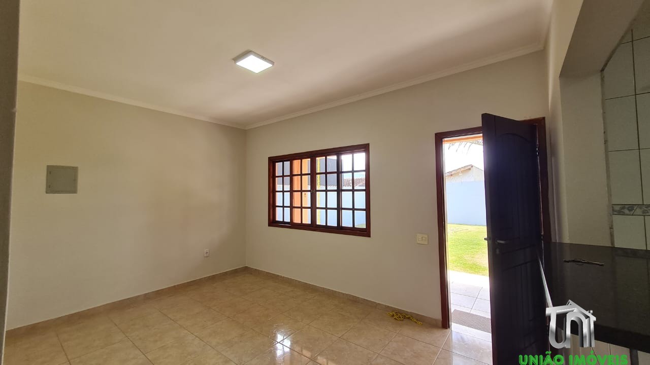 Casa à Venda no Residencial das Ilhas em Braganca Paulista-SP: 3 Suítes, 1 Sala, 5 Banheiros no total, 4 Vagas de Garagem!