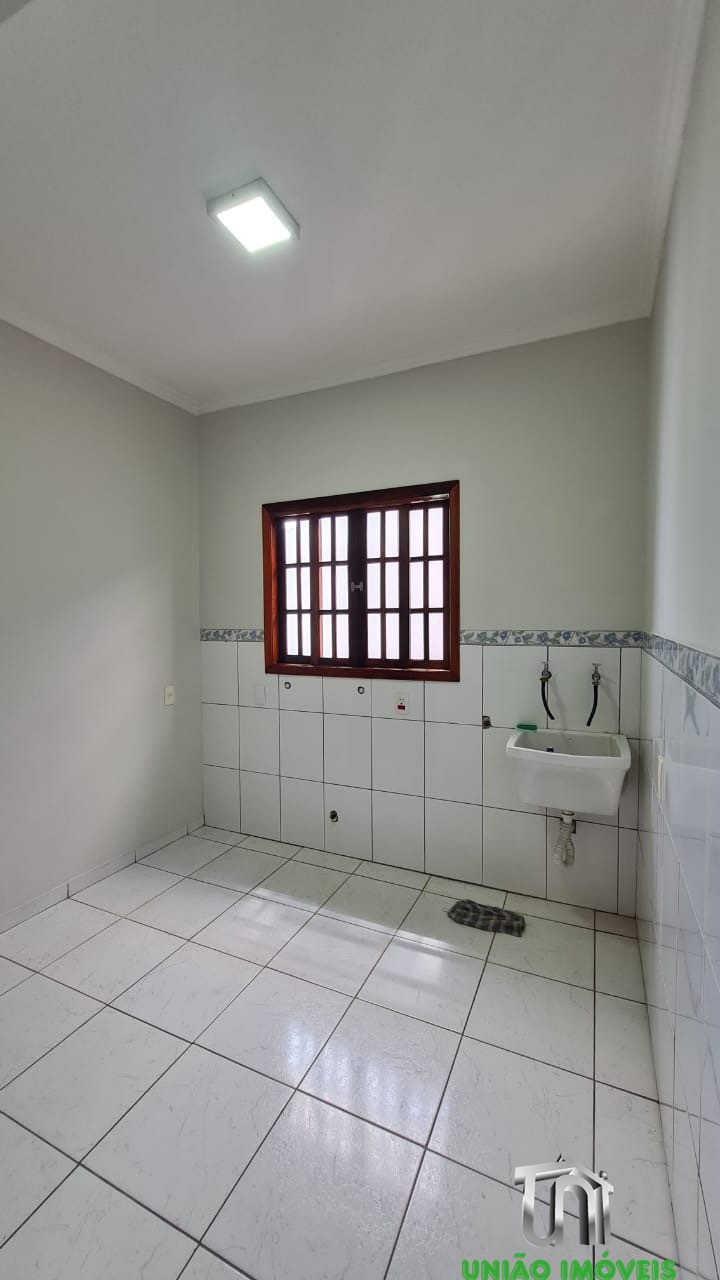 Casa à Venda no Residencial das Ilhas em Braganca Paulista-SP: 3 Suítes, 1 Sala, 5 Banheiros no total, 4 Vagas de Garagem!