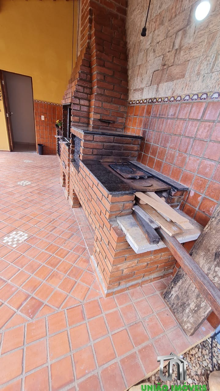 Casa à Venda no Residencial das Ilhas em Braganca Paulista-SP: 3 Suítes, 1 Sala, 5 Banheiros no total, 4 Vagas de Garagem!