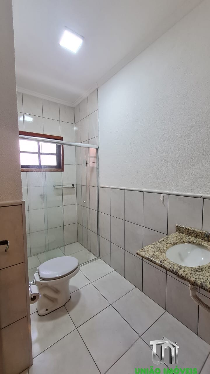 Casa à Venda no Residencial das Ilhas em Braganca Paulista-SP: 3 Suítes, 1 Sala, 5 Banheiros no total, 4 Vagas de Garagem!