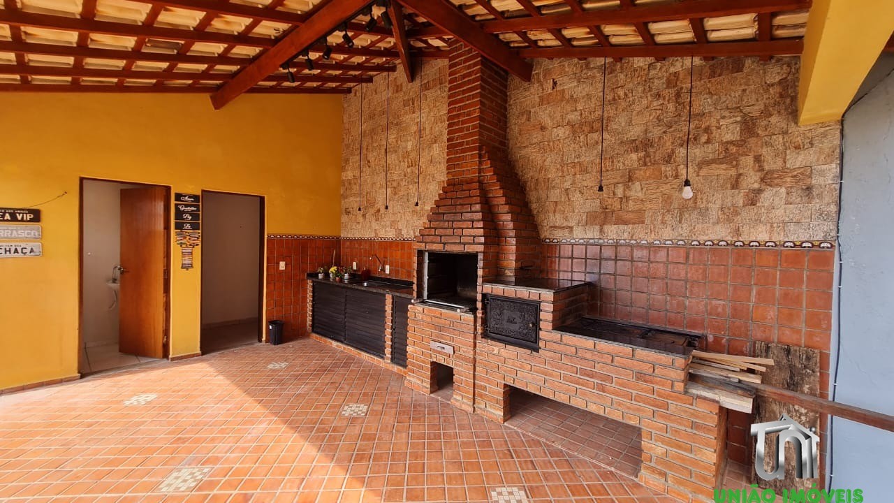 Casa à Venda no Residencial das Ilhas em Braganca Paulista-SP: 3 Suítes, 1 Sala, 5 Banheiros no total, 4 Vagas de Garagem!