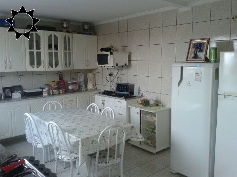 Casa, 3 quartos, 228 m² - Foto 1
