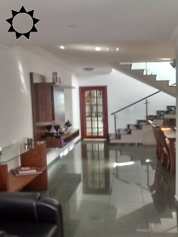 Casa, 3 quartos, 241 m² - Foto 1