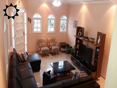 Casa, 3 quartos, 193 m² - Foto 1