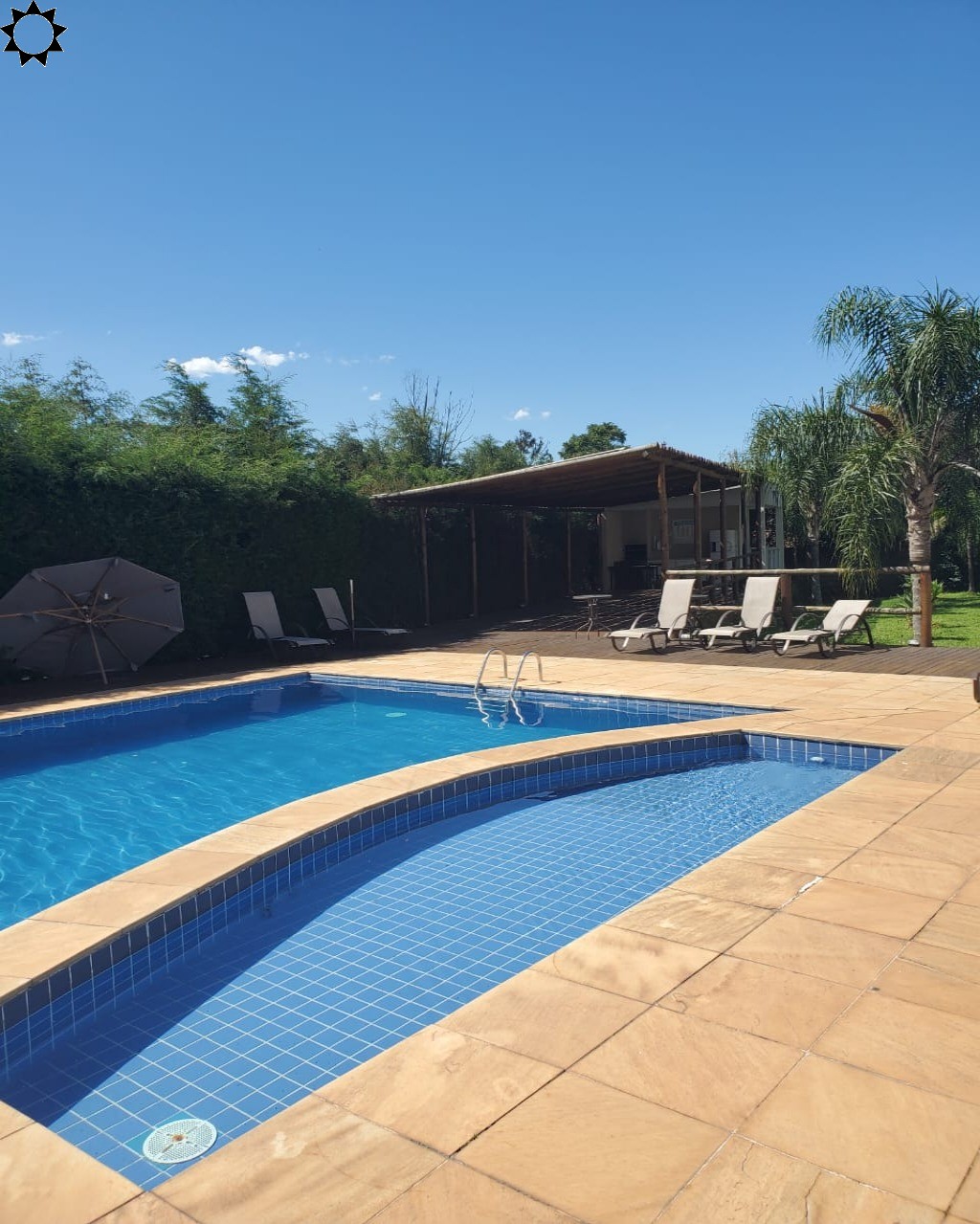 Casa, 4 quartos, 216 m² - Foto 1