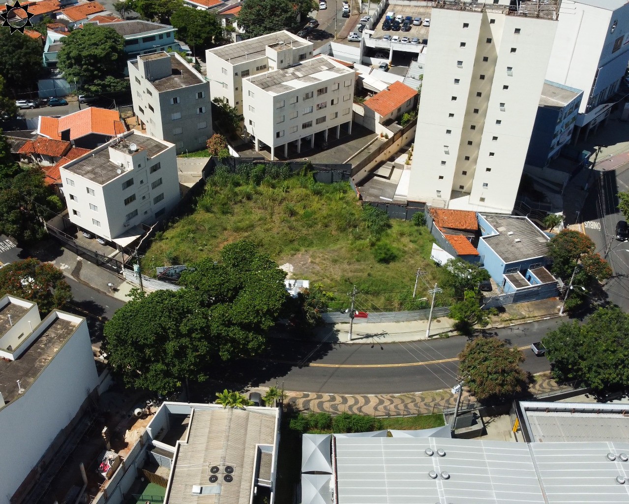 Terreno, 1305 m² - Foto 1