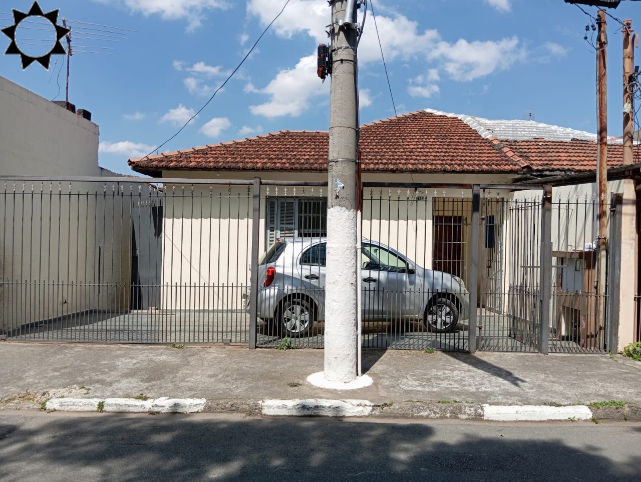 Casa, 2 quartos, 200 m² - Foto 1