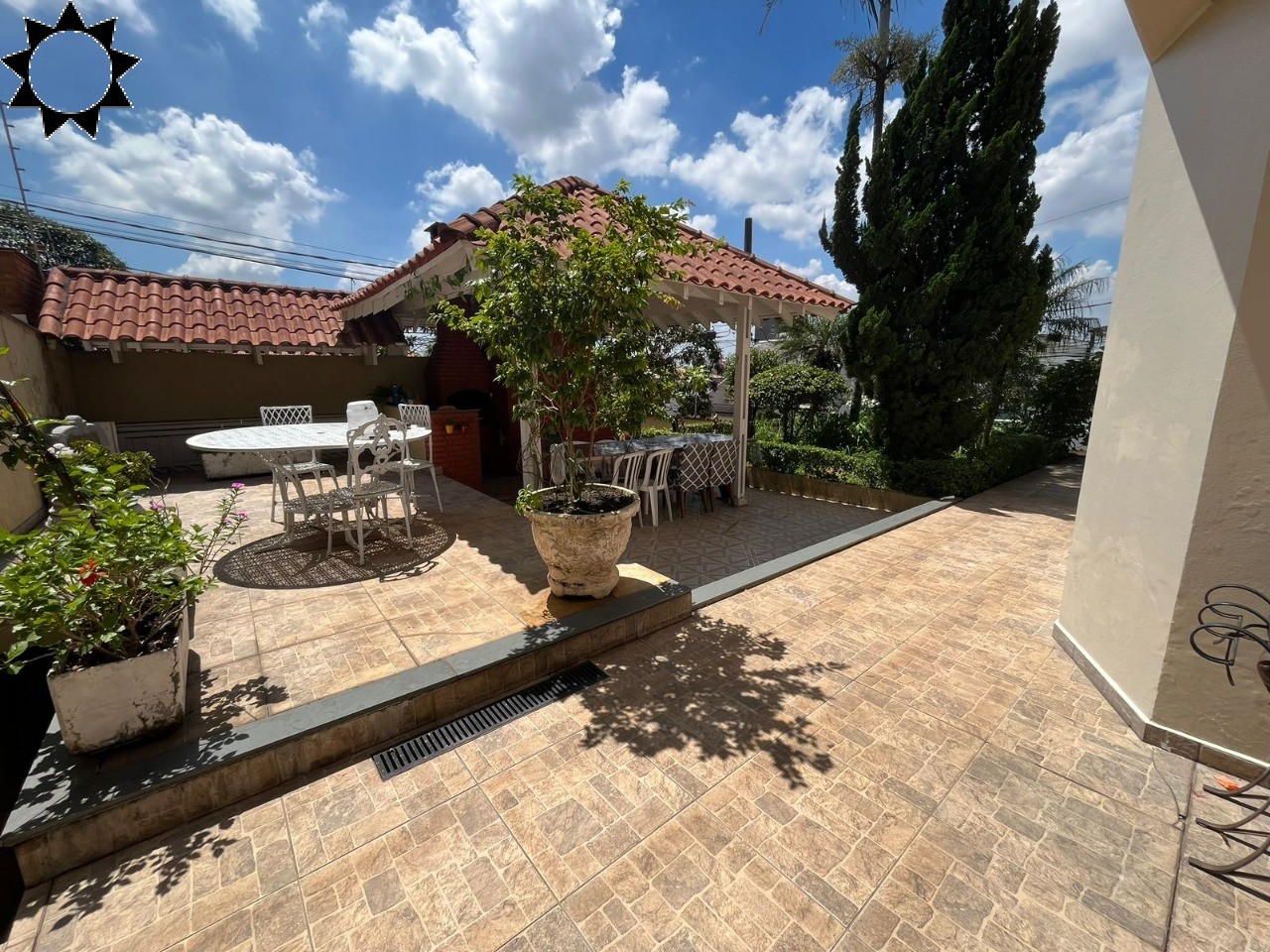 Casa, 4 quartos, 330 m² - Foto 2