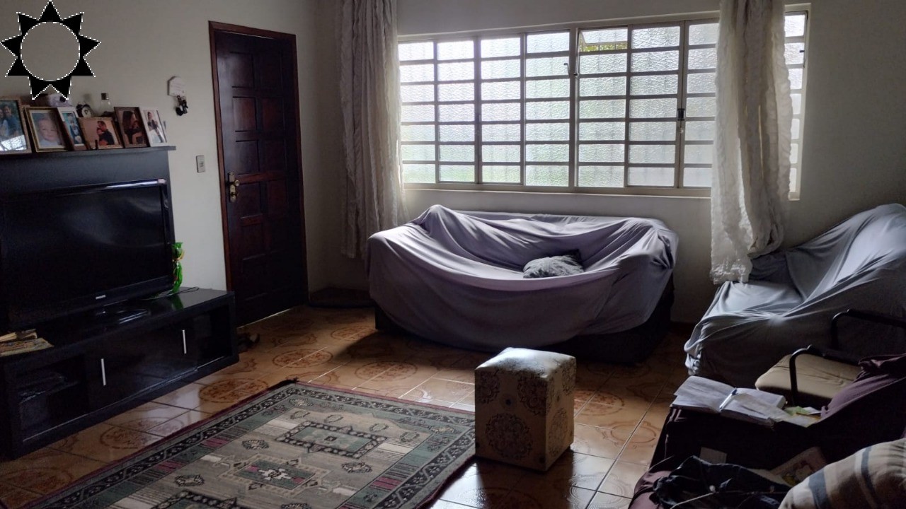 Casa, 6 quartos, 206 m² - Foto 1