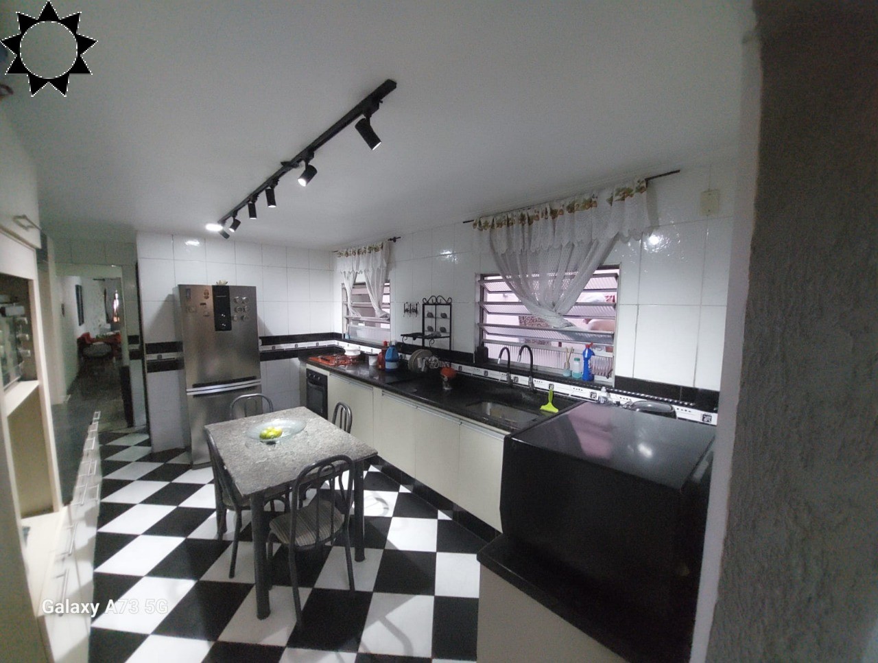 Casa, 4 quartos, 204 m² - Foto 1